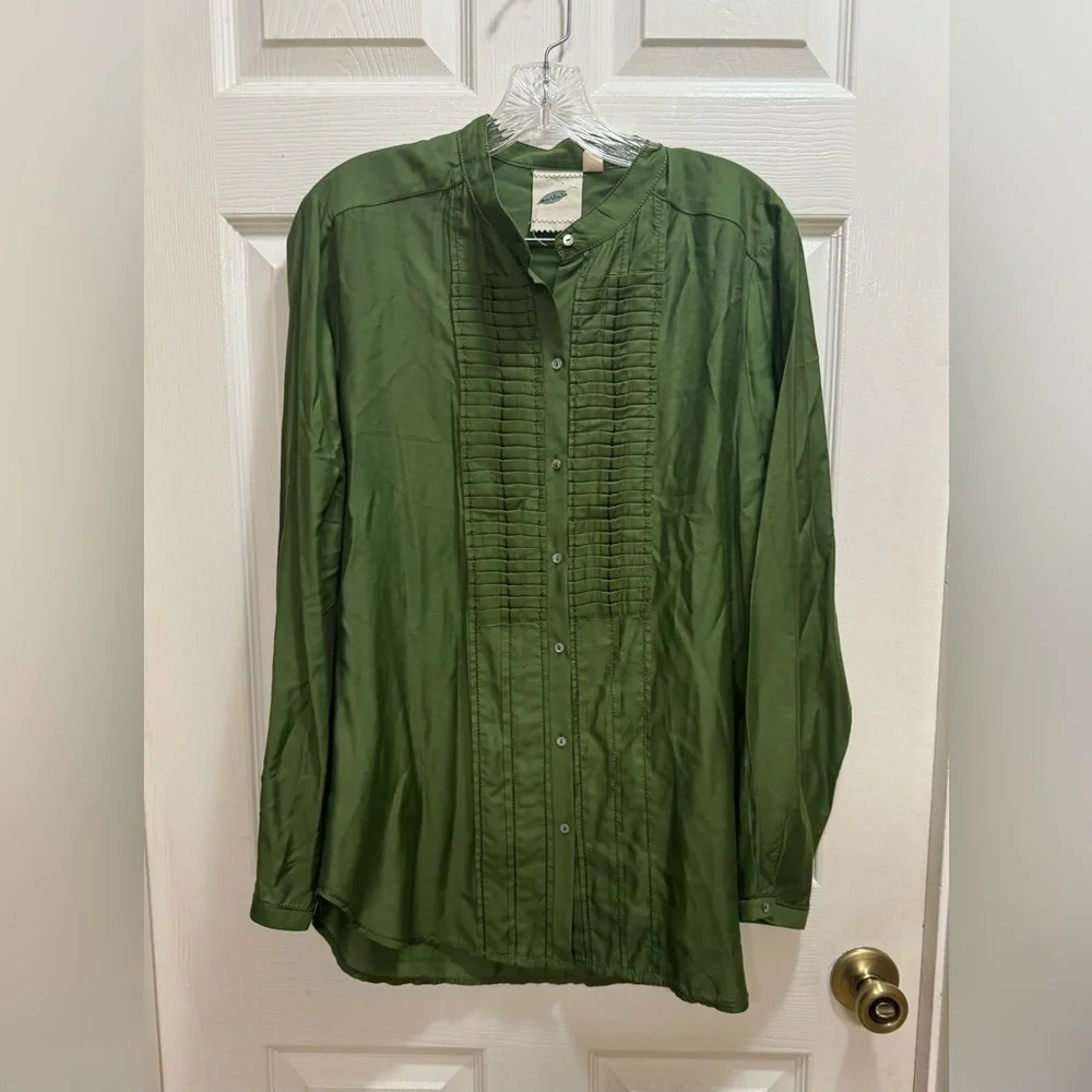 Nurture Green Viscose Silk Button Up Tuxedo Shirt Long Sleeve Size Medium